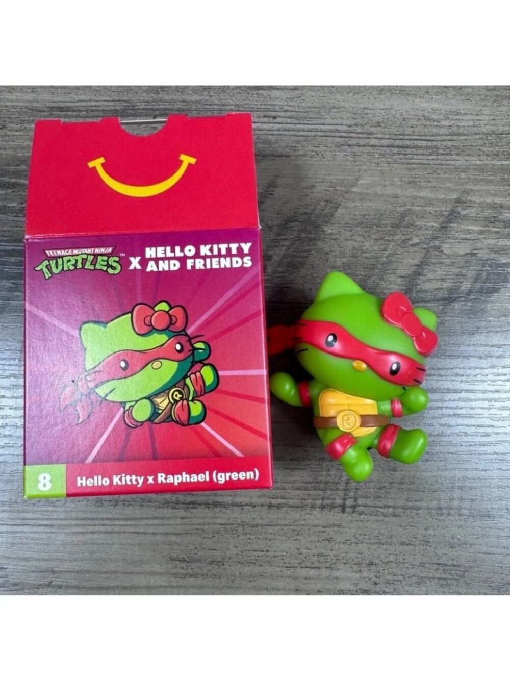 TMNT x Hello Kitty and Friends Hello Kitty x Raphael Green Figure